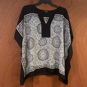 Roz and Ali flowy top